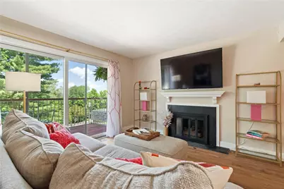 2657 Bingham Dr, Pittsburgh, PA 15241 - Photo 2