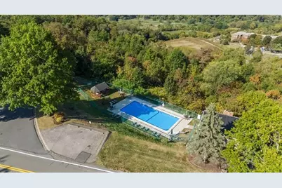 2657 Bingham Dr, Pittsburgh, PA 15241 - Photo 18