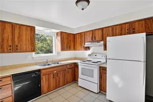 526 St George Dr, North Versailles, PA 15137 - Photo 12