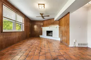 2401 Berkshire Dr, Pittsburgh, PA 15241 - Photo 30