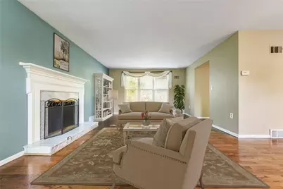 2401 Berkshire Dr, Pittsburgh, PA 15241 - Photo 16