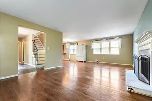 2401 Berkshire Dr, Pittsburgh, PA 15241 - Photo 18