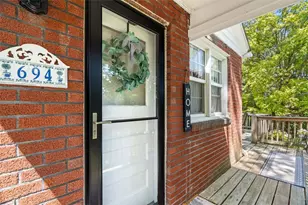 694 Oak St, Moon/Crescent Twp, PA 15046 - Photo 2