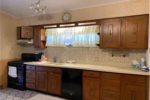 2647 Paige St, Lower Burrell, PA 15068 - Photo 2