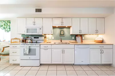3 Alta Vita Dr #403, Hempfield Township, PA 15601 - Photo 10