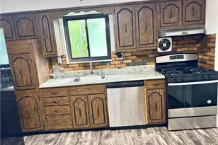 7895 Mark Dr, Pittsburgh, PA 15147 - Photo 8