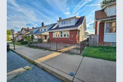 424 Pennsylvania Ave, Rochester, PA 15074 - Photo 2