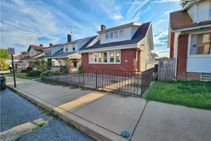 424 Pennsylvania Ave, Rochester, PA 15074 - Photo 2