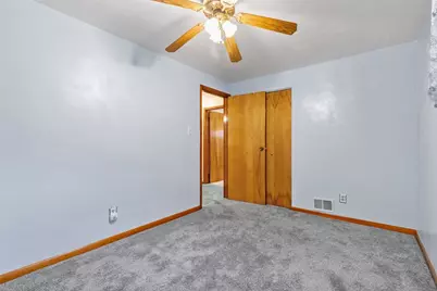 142 Donmor Dr, Ross Twp, PA 15237 - Photo 14