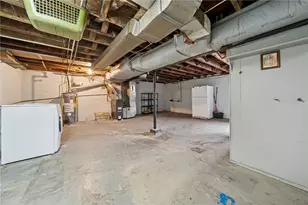 42 Barton Dr, Pittsburgh, PA 15221 - Photo 32