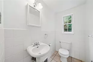 42 Barton Dr, Pittsburgh, PA 15221 - Photo 14