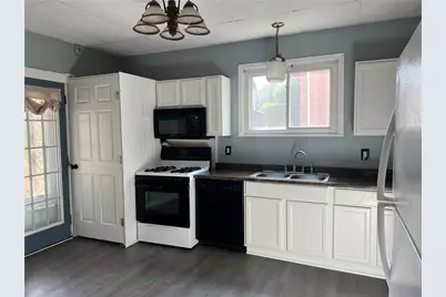 1809 W 11th St, Patterson Township, PA 15010 - Photo 6