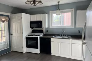 1809 W 11th St, Patterson Township, PA 15010 - Photo 6