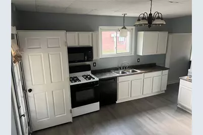1809 W 11th St, Patterson Township, PA 15010 - Photo 6