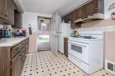 3816 Sunview Drive, Pittsburgh, PA 15227 - Photo 6