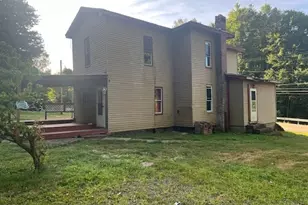 1247 Walnut St, Stoneboro, PA 16153 - Photo 2