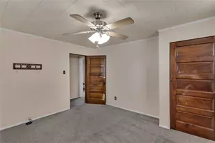 323 Sycamore St, Vandergrift, PA 15690 - Photo 18