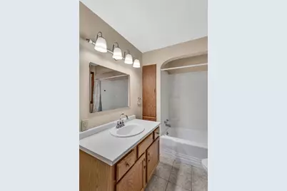 323 Sycamore Street, Vandergrift, PA 15690 - Photo 16