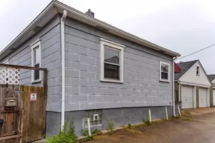 323 Sycamore St, Vandergrift, PA 15690 - Photo 22