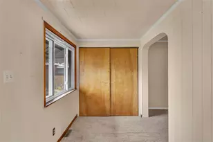 323 Sycamore St, Vandergrift, PA 15690 - Photo 2