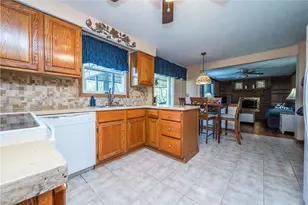 1005 Jeff Dr, South Park, PA 15129 - Photo 8