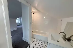 5835 Douglas St, Pittsburgh, PA 15217 - Photo 14