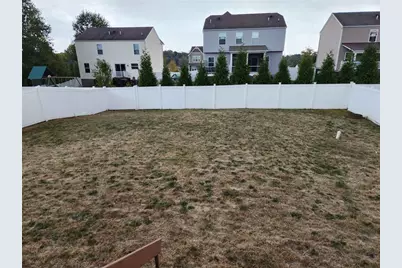 236 Horse Shoe Dr, Findlay Township, PA 15026 - Photo 4