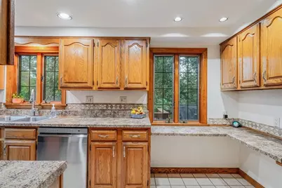 1010 Greenlawn Dr, Pittsburgh, PA 15216 - Photo 14