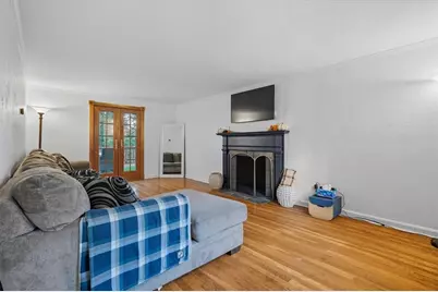 1010 Greenlawn Dr, Pittsburgh, PA 15216 - Photo 2