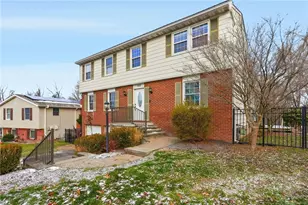 135 Pinehurst Dr, Economy, PA 15042 - Photo 2