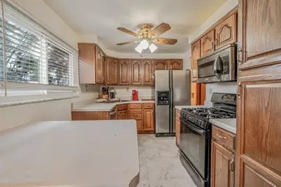 954 Ellen Dr, Pittsburgh, PA 15227 - Photo 6