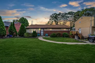 954 Ellen Dr, Pittsburgh, PA 15227 - Photo 1