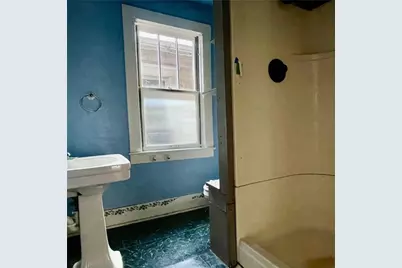 315 Spruce St, Vandergrift, PA 15690 - Photo 8