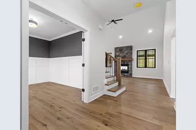 1037 Skyline Dr, Cecil, PA 15317 - Photo 4