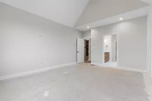 1037 Skyline Dr, Cecil, PA 15317 - Photo 24