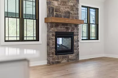 1037 Skyline Dr, Cecil, PA 15317 - Photo 10