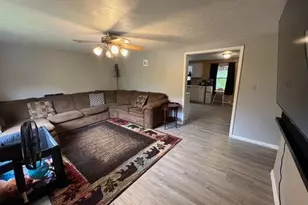 247 Manor Dr, Sugarcreek Boro, PA 16323 - Photo 6