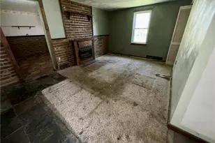 709 Darlington, Jeannette, PA 15644 - Photo 14