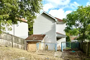 709 Darlington, Jeannette, PA 15644 - Photo 16