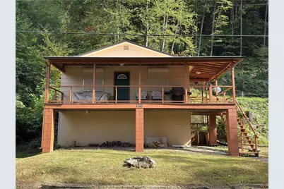 876 N Tunnel Rd, Richland Township, PA 16374 - Photo 1