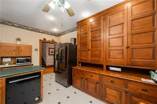 227 Aggas Rd, Center Township, PA 16061 - Photo 18