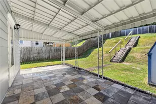 1141 Cloverfield Dr, Pittsburgh, PA 15227 - Photo 14