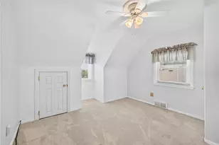 1141 Cloverfield Dr, Pittsburgh, PA 15227 - Photo 10