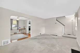 1141 Cloverfield Dr, Pittsburgh, PA 15227 - Photo 2