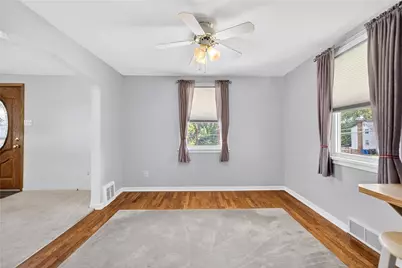 1141 Cloverfield Dr, Pittsburgh, PA 15227 - Photo 4