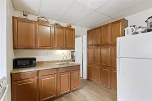 748 Hazelwood Ave, Pittsburgh, PA 15217 - Photo 14