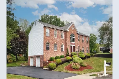 246 Jaclyn Dr, Cranberry Township, PA 16066 - Photo 2