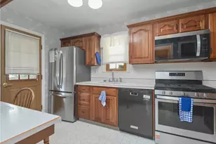 3390 Crestview Dr, Bethel Park, PA 15102 - Photo 8