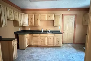 136 Maplewood Ave, Ambridge, PA 15003 - Photo 6