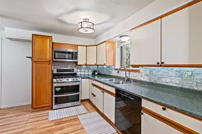 1150 Judy Ann Pl, Pittsburgh, PA 15237 - Photo 6